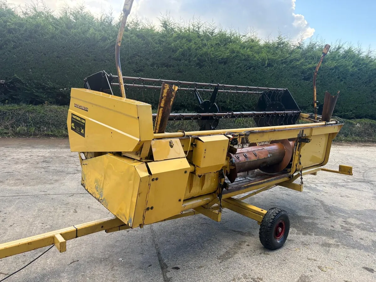 1990 New Holland TX32 Combine - Image 2