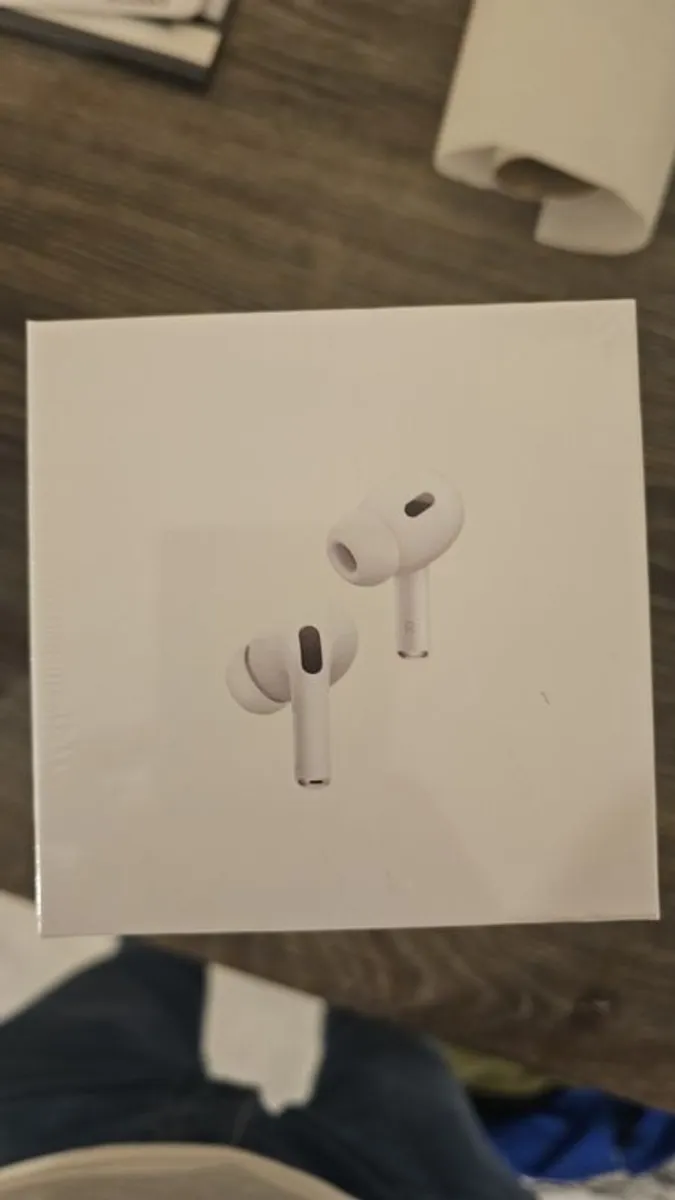 Apple Airpods - Image 4