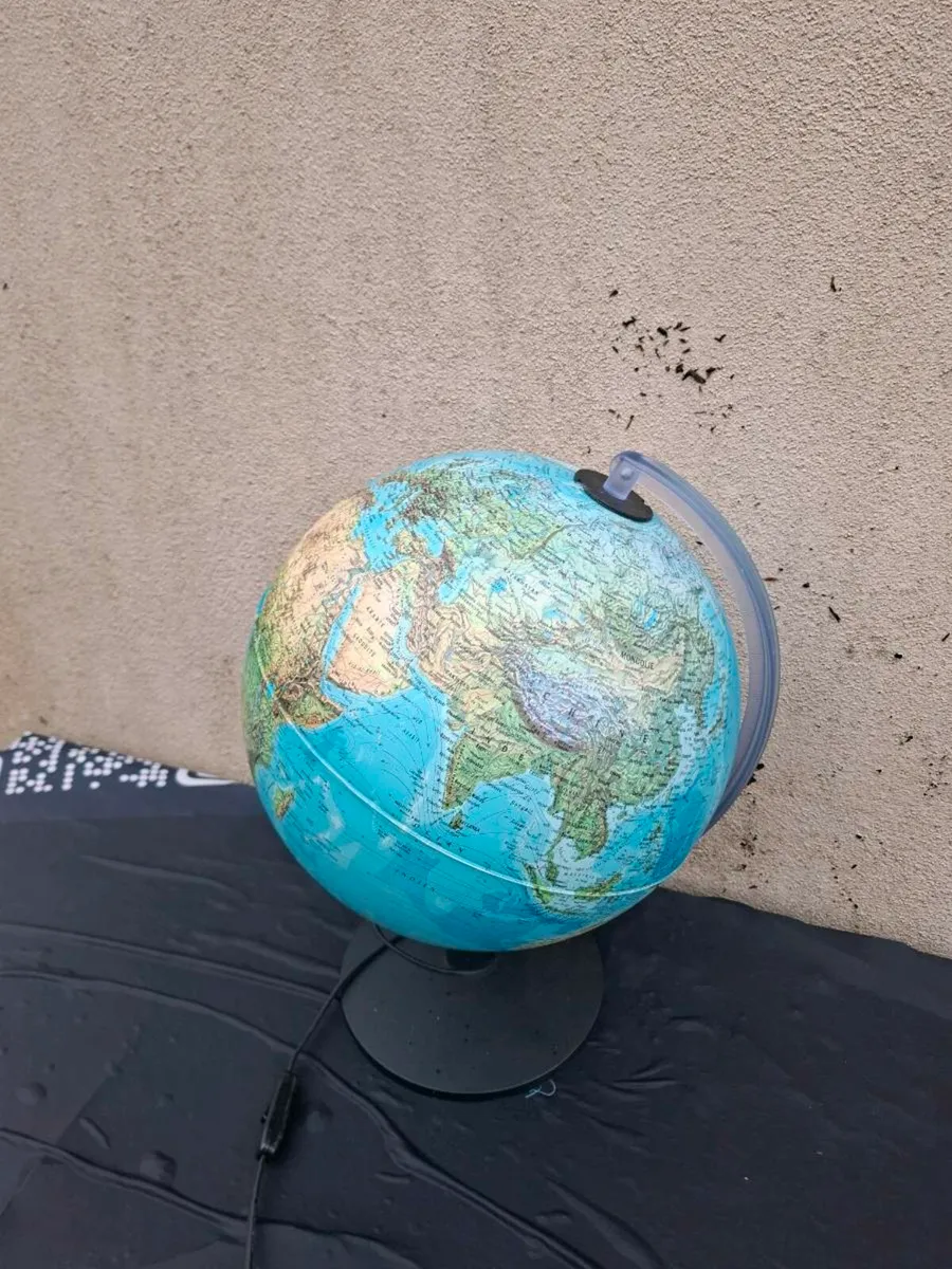 World table lamp postage possible - Image 2