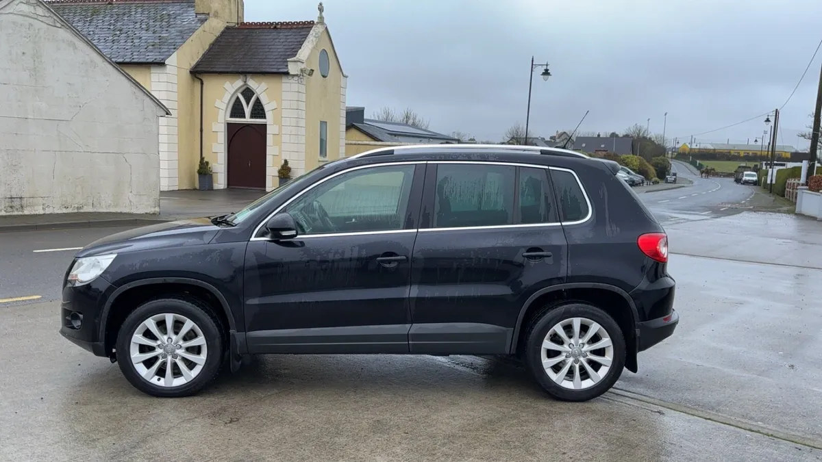 2011 Volkswagen Tiguan 4 motion - Image 4