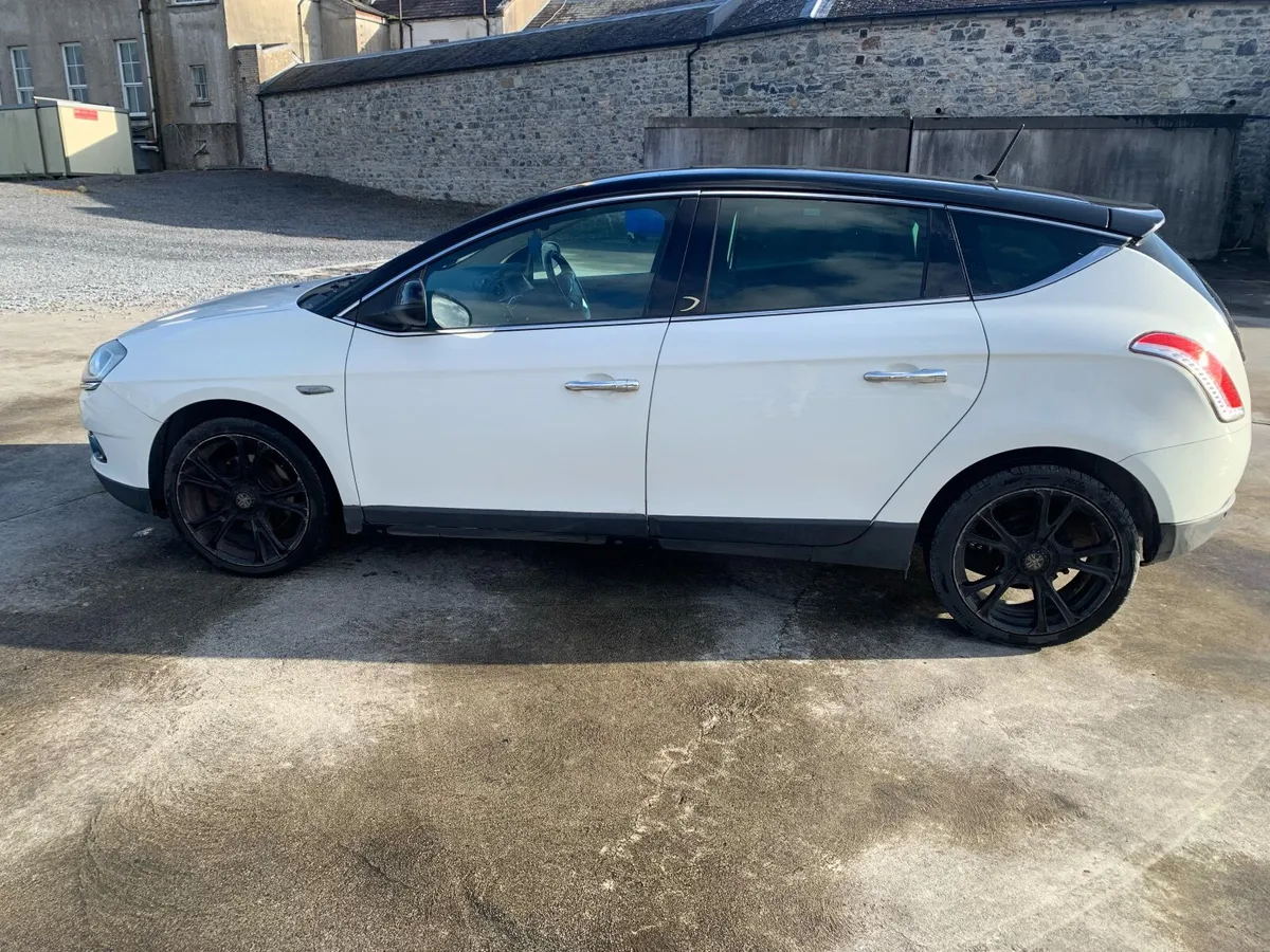 Chrysler Delta 2012 2.0 LIMITED - Spares/Repair - Image 2