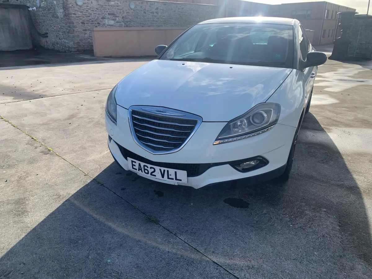 Chrysler Delta 2012 2.0 LIMITED - Spares/Repair - Image 4