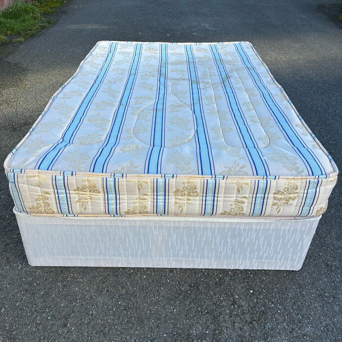 4ft Small Double Bed - Image 1