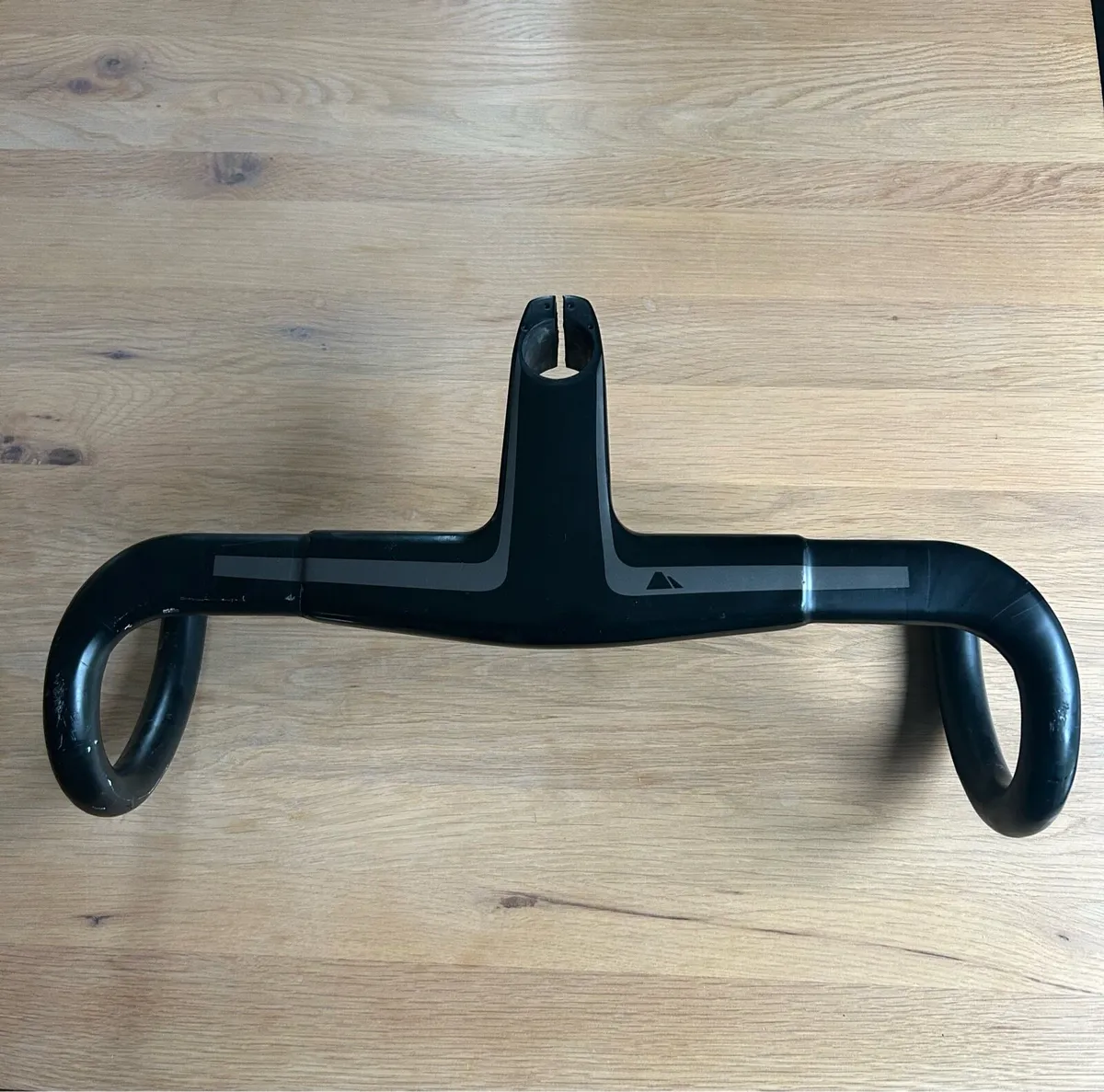 Canyon H11 Integrated Handlebar - Image 1