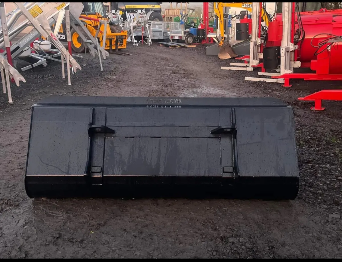 FRONT BUCKET MCCLEARY 7FT6 PIN AND CONE - Image 3