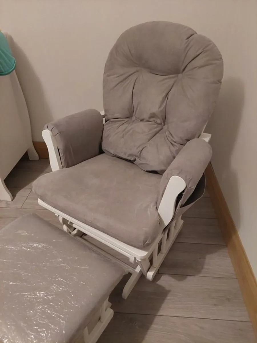 Babylo Nursing Chair & Footstool - Image 2