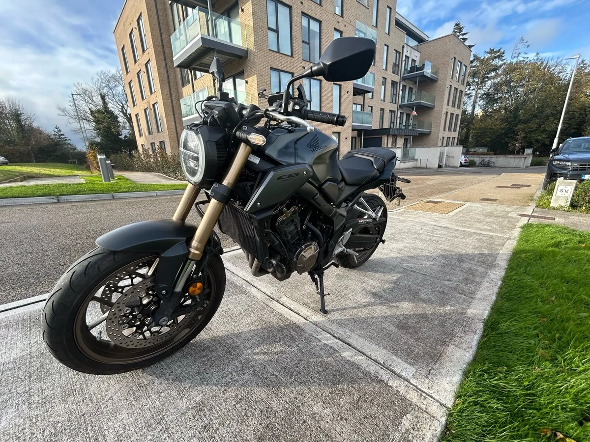 2024 Honda CB650R – 6K KM – Excellent Condition - Image 2