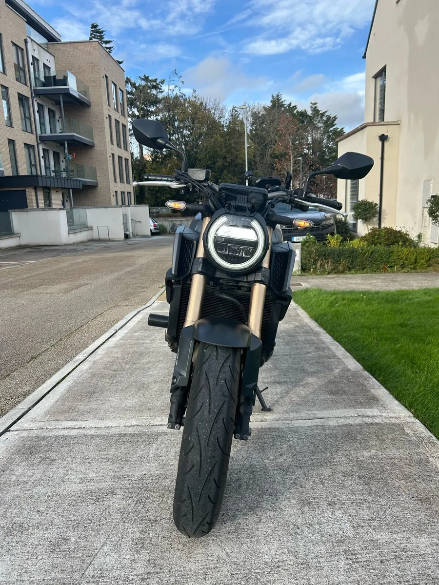 2024 Honda CB650R – 6K KM – Excellent Condition - Image 3