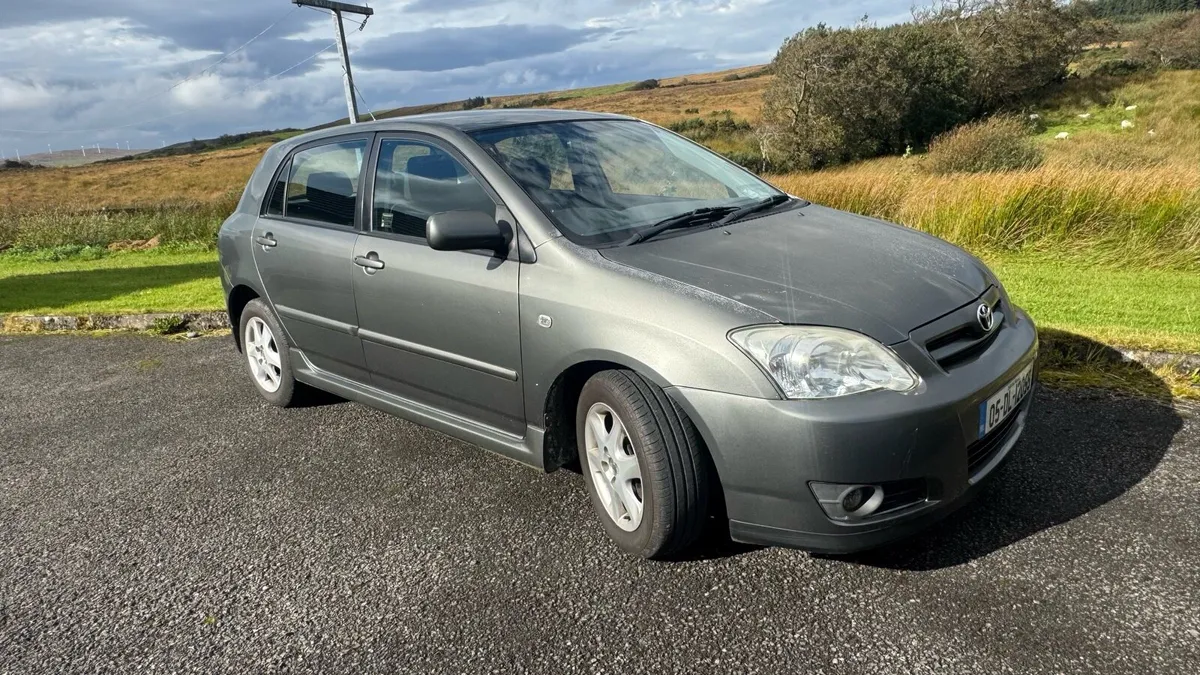 Toyota Corolla Hatchback VVTI - Image 2
