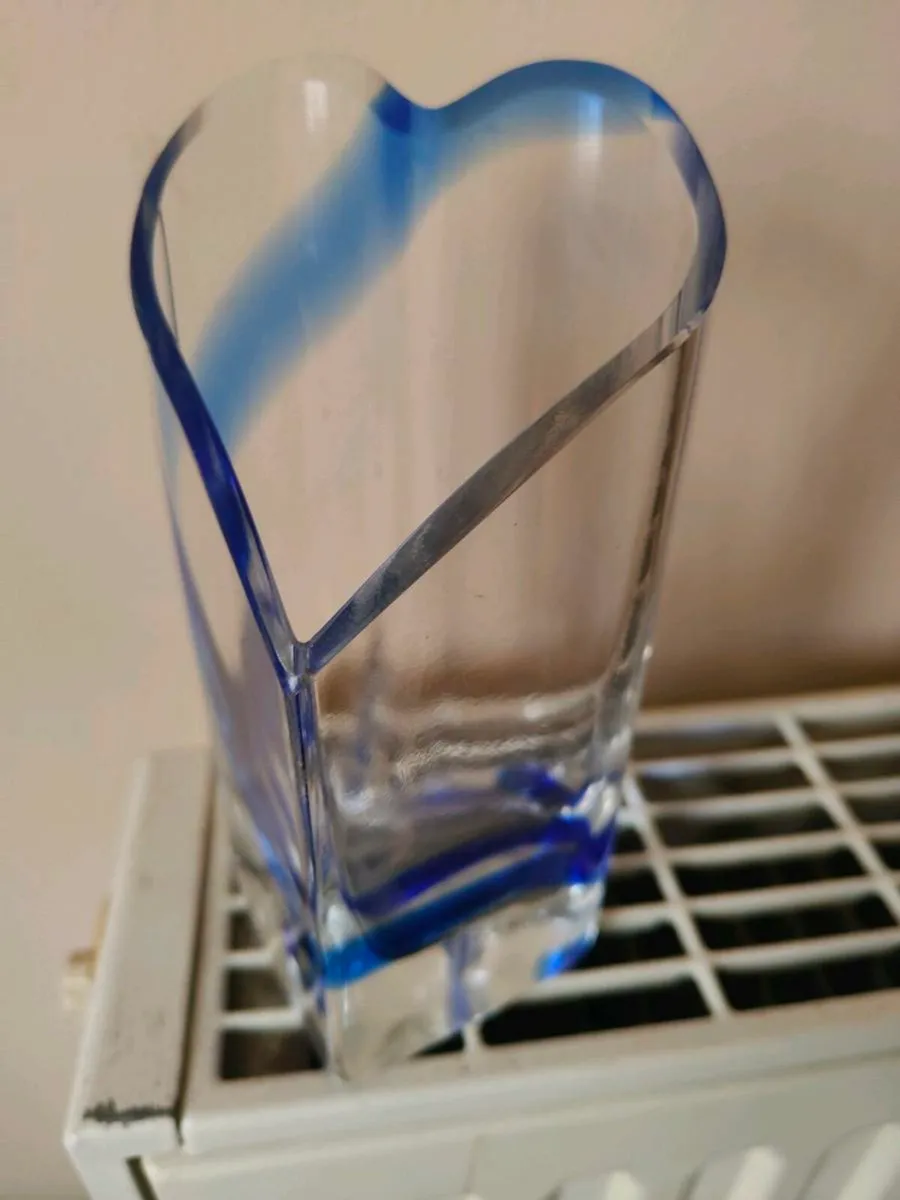 Glass vase - Image 1