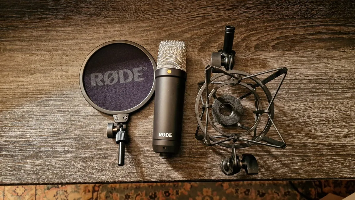 Rode NT-1 Microphone w/ pop guard/ shock - MINT - Image 4