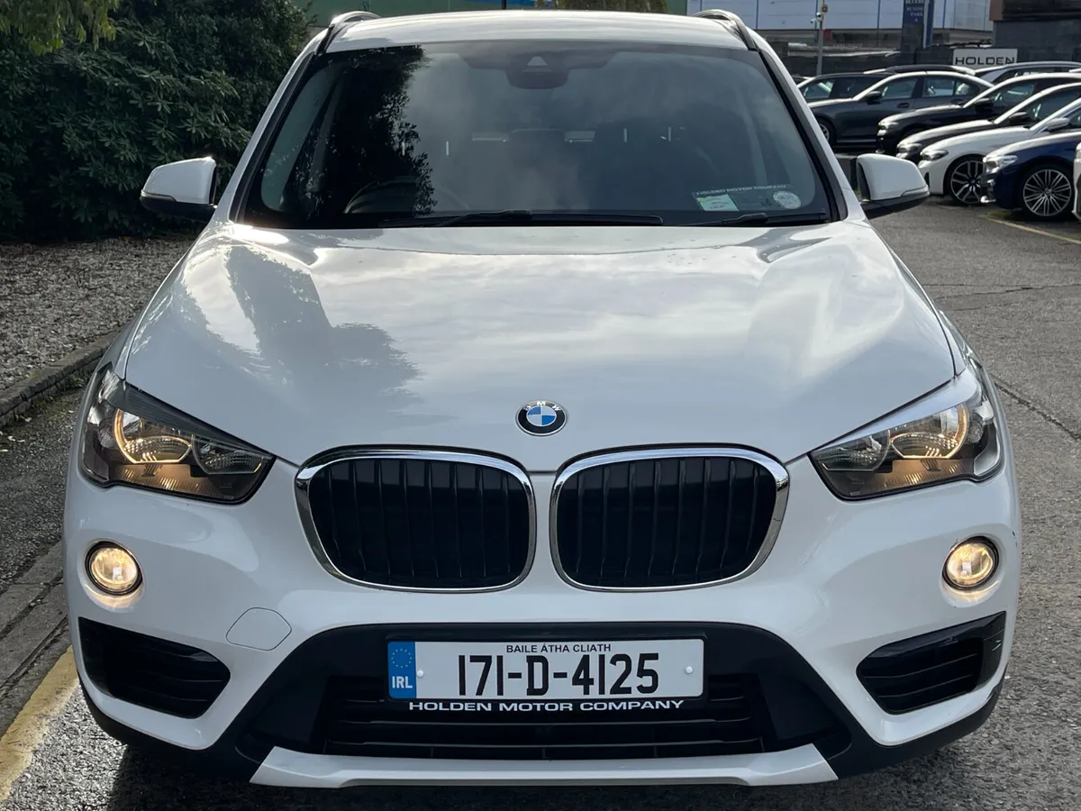 2017 BMW X1..LOW MILES..2 KEYS..LEATHER SEATS - Image 4