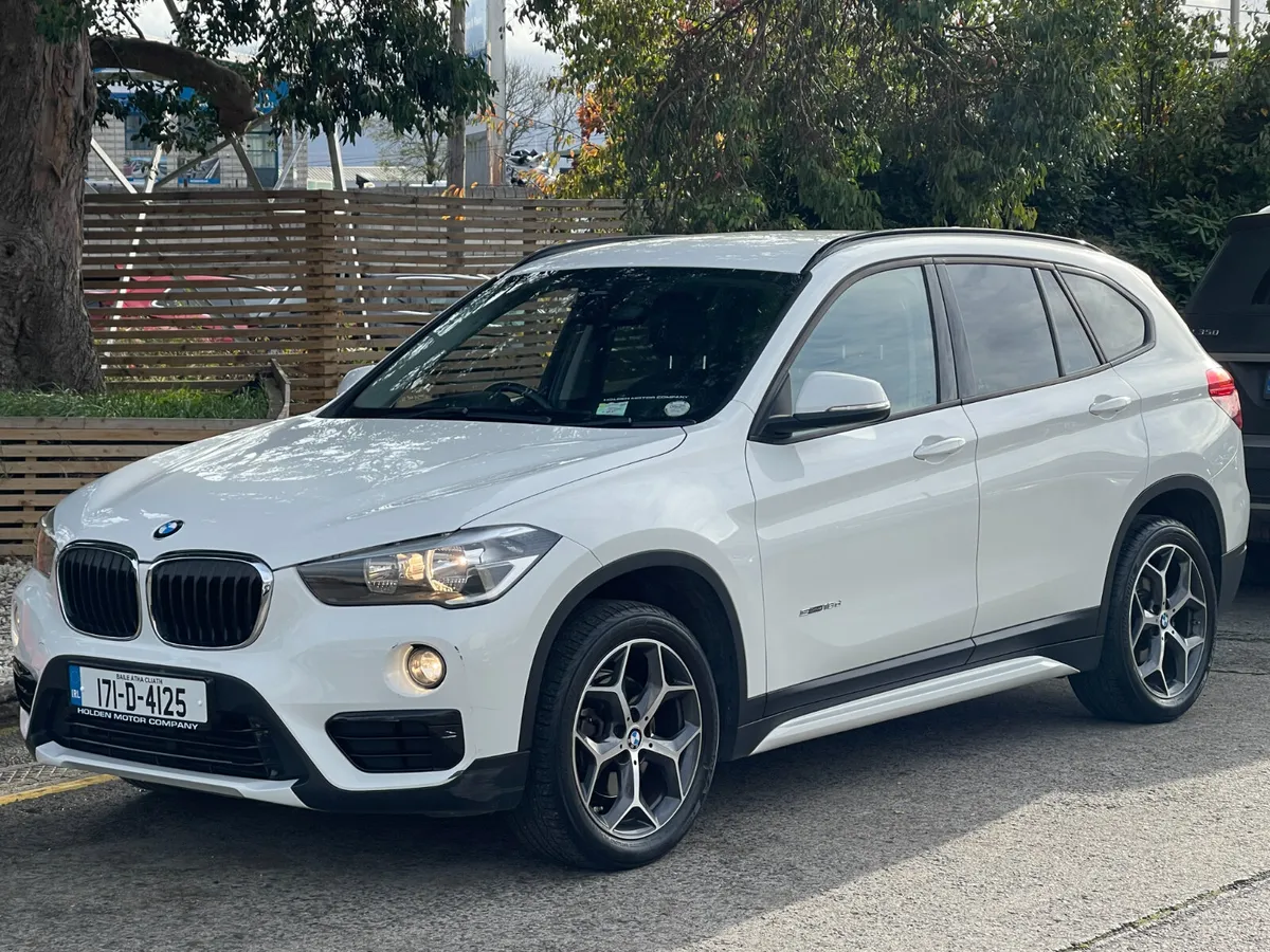 2017 BMW X1..LOW MILES..2 KEYS..LEATHER SEATS - Image 2