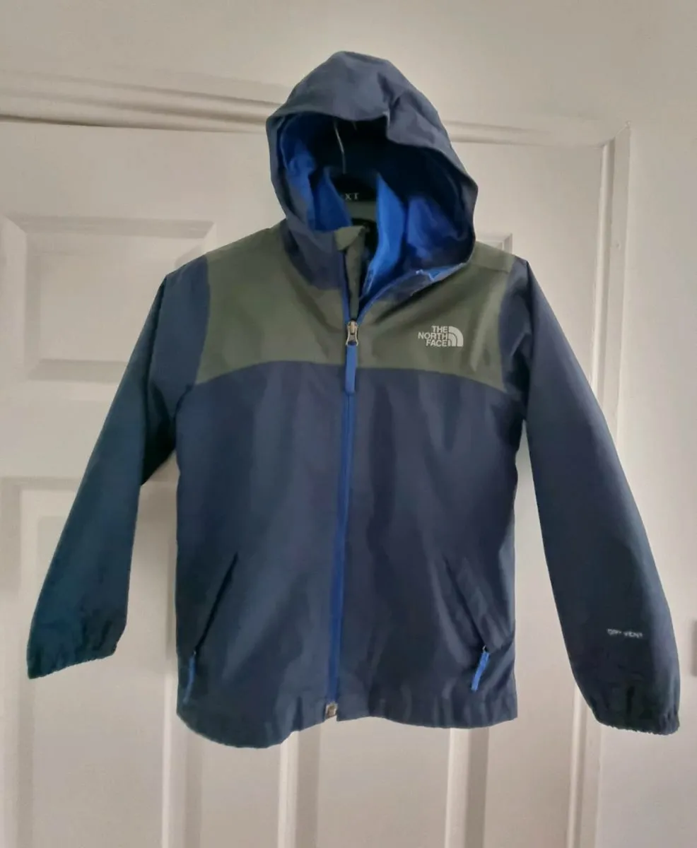 The North Face jacket boy 
Size XS  6-8 years old. - Image 2
