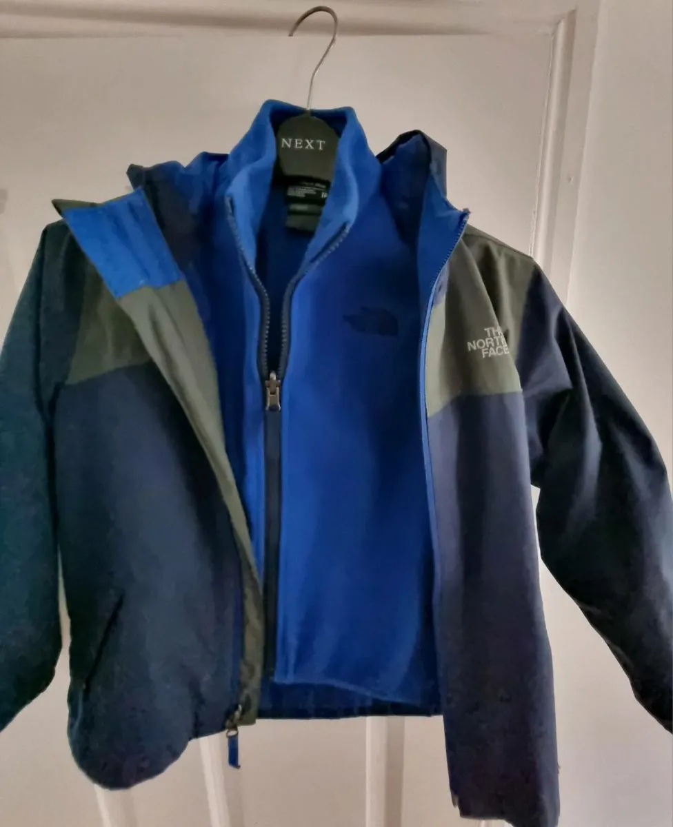 The North Face jacket boy 
Size XS  6-8 years old. - Image 4