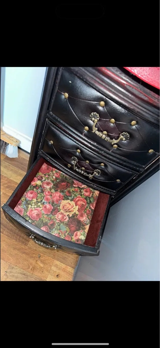 Antique Furniture Set - Image 4