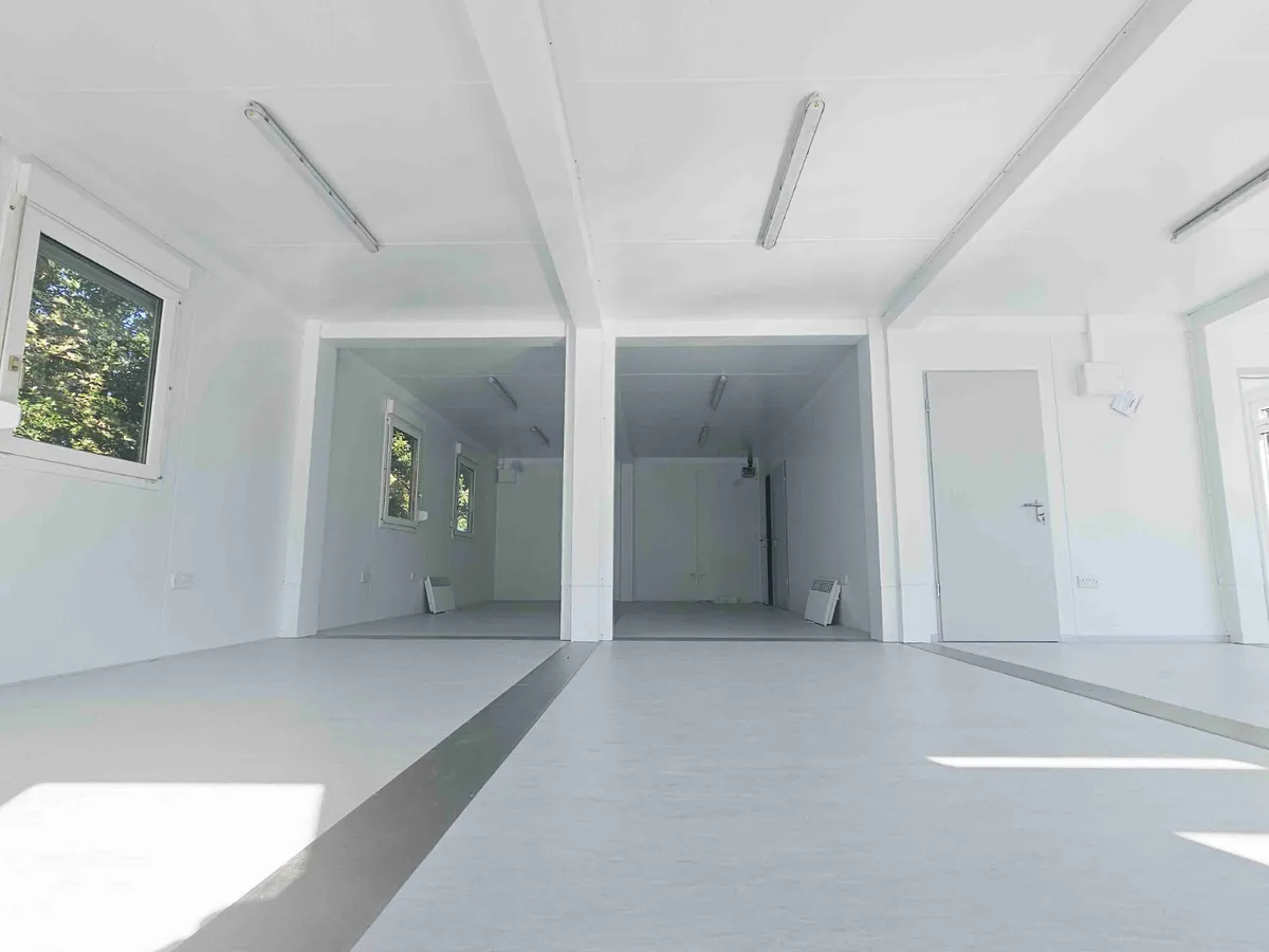 Large Modular Open-Plan Living Space - Image 1