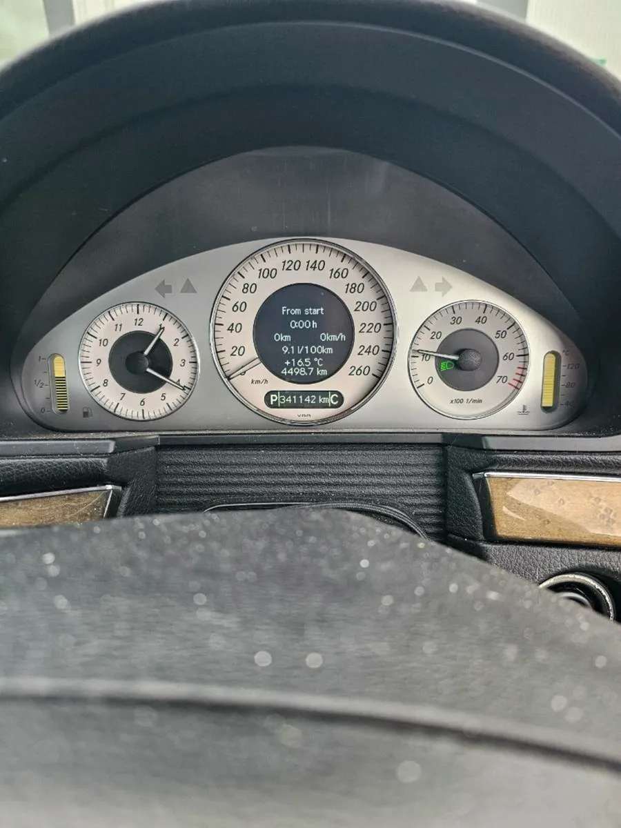 Mercedes E200 kompressor avantgarde AMG - Image 4