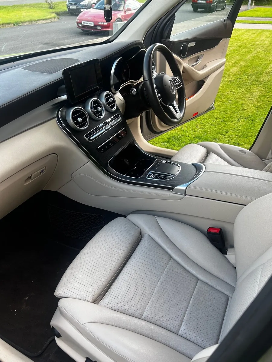 Mercedes GLC 200d AMG Only 68k km - Image 4