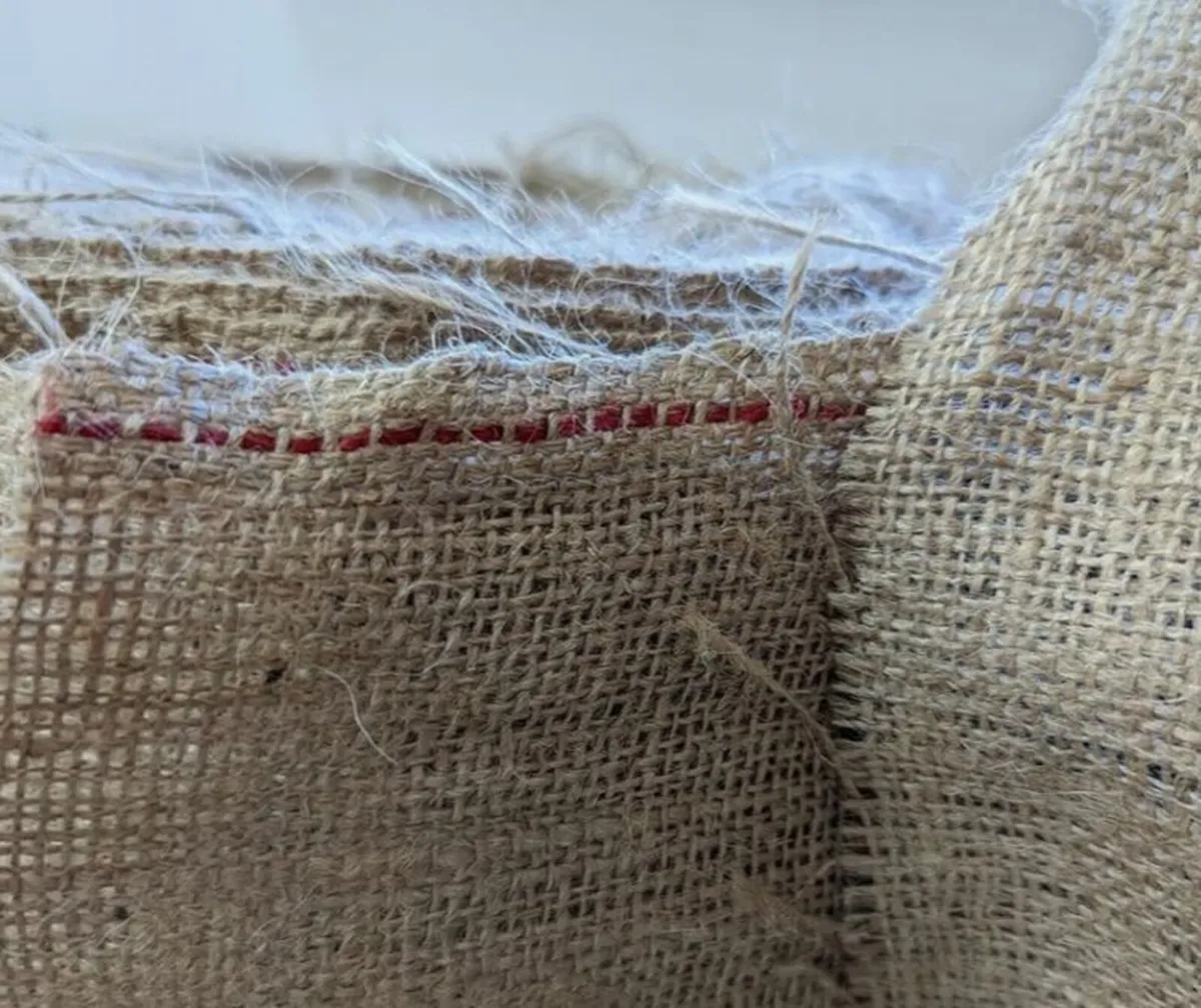 rolls of 1.37m wide hessian (200m total) - Image 2