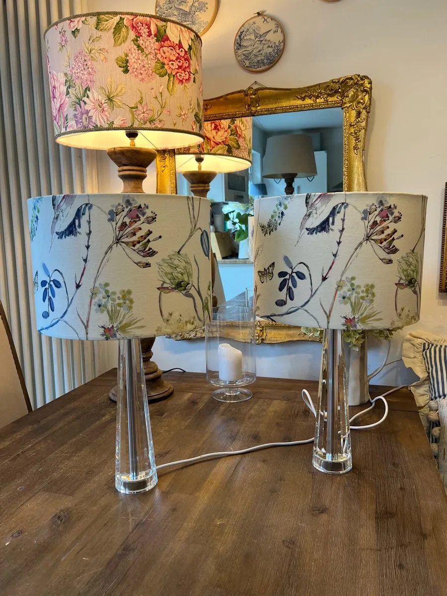 Pair of Laura Ashley lamps - Image 1