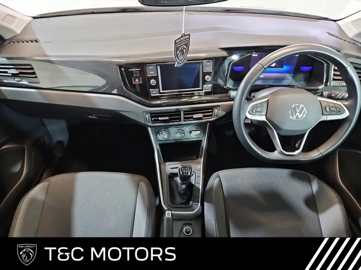 Volkswagen Polo Polo Life 1.0 TSI 95hp  Apple Car - Image 3