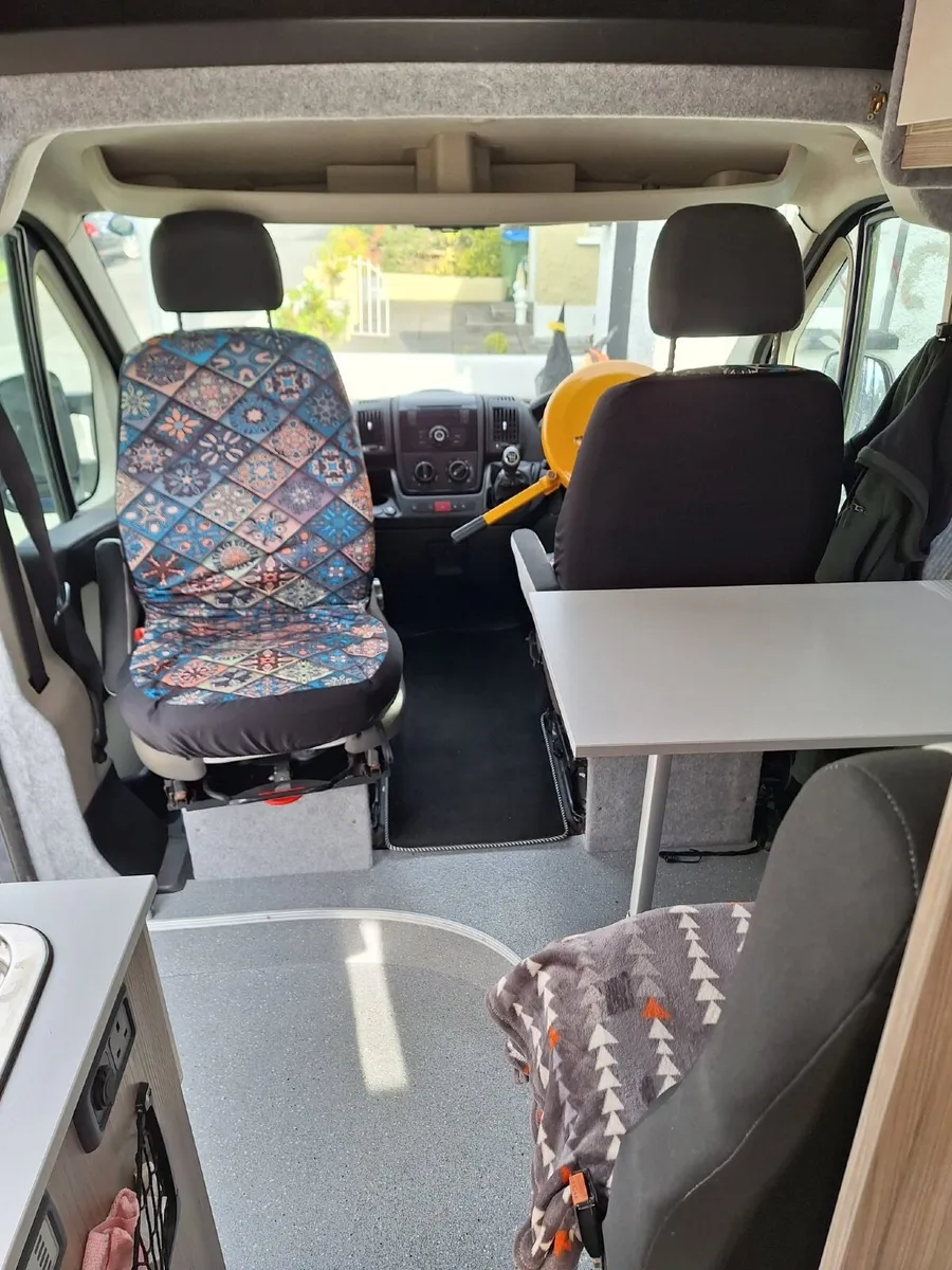 Camper van - Image 1