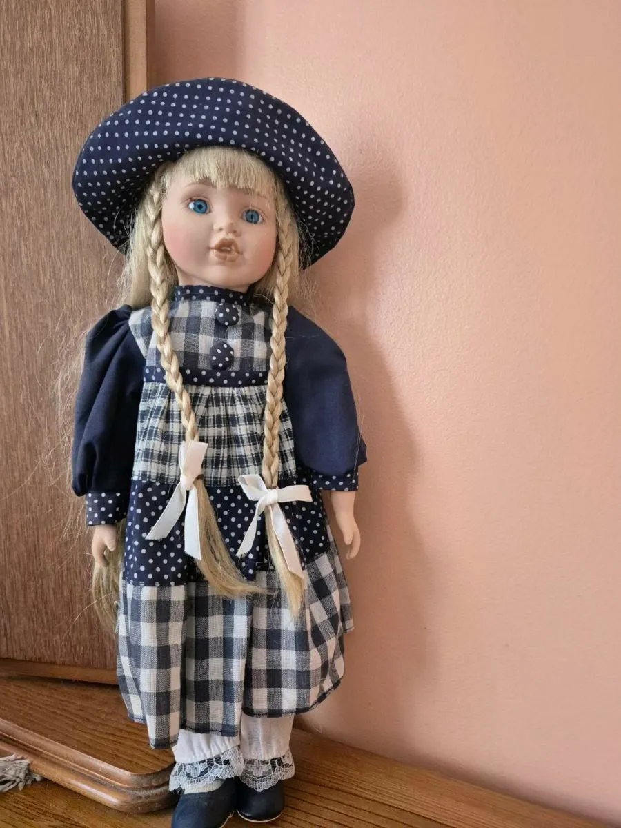 Vintage Doll - Image 4