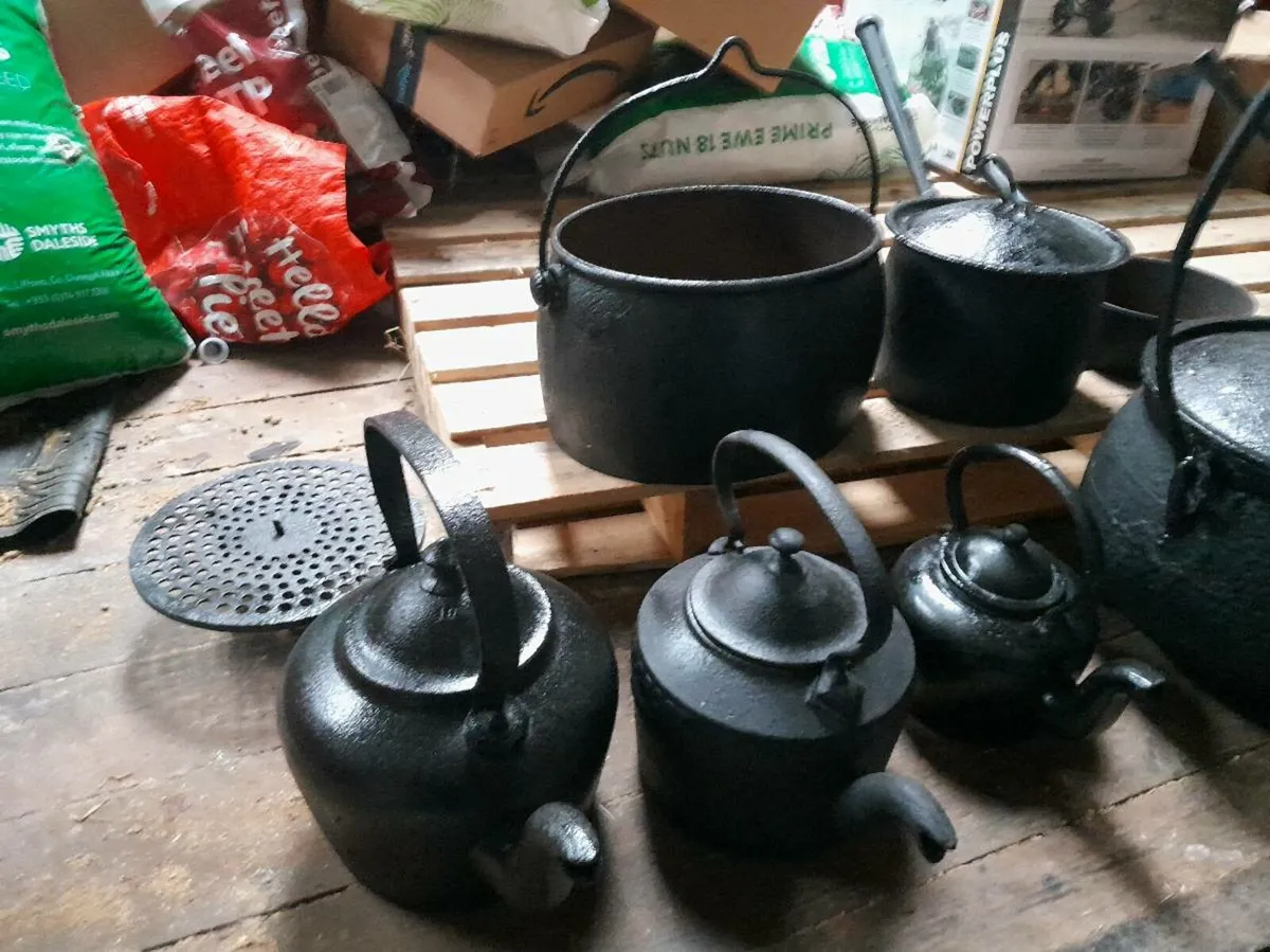 Kettles and pots - Image 2