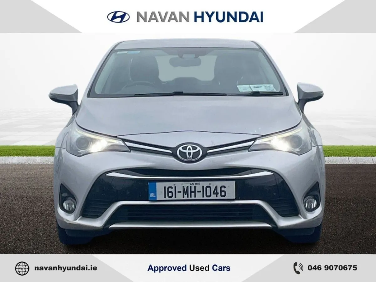 Toyota Avensis 1.6 D-4d Luna Navi Saloon - Image 2
