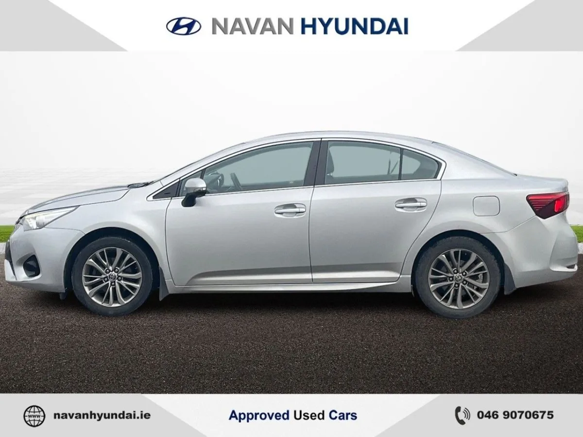 Toyota Avensis 1.6 D-4d Luna Navi Saloon - Image 4