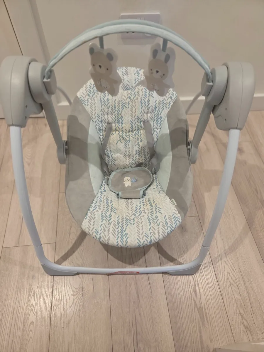 Baby swing