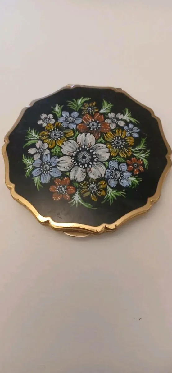 5 Vintage Compacts - Image 4