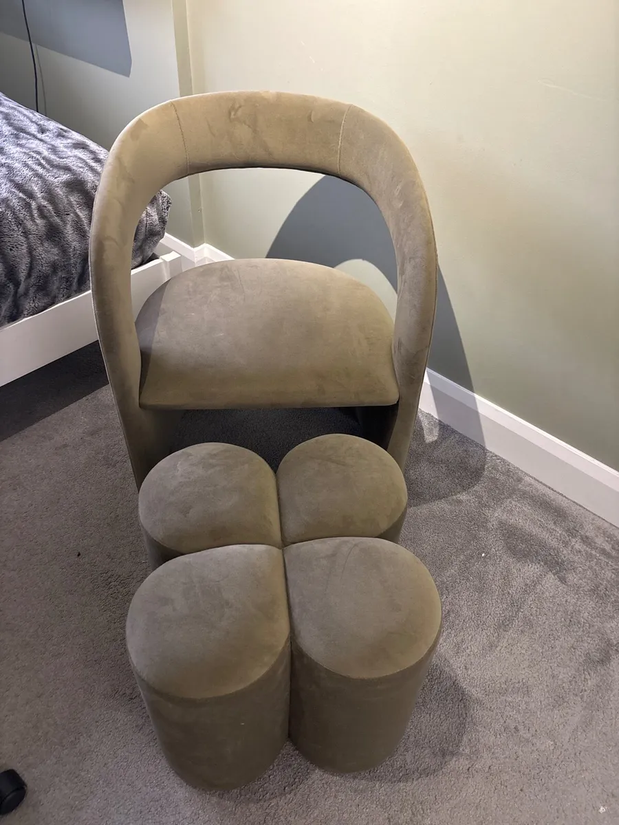 Armchair with with footstool - Image 1