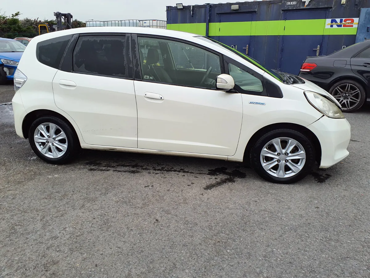 Over 100 Repairable Cars for Sale - Image 4