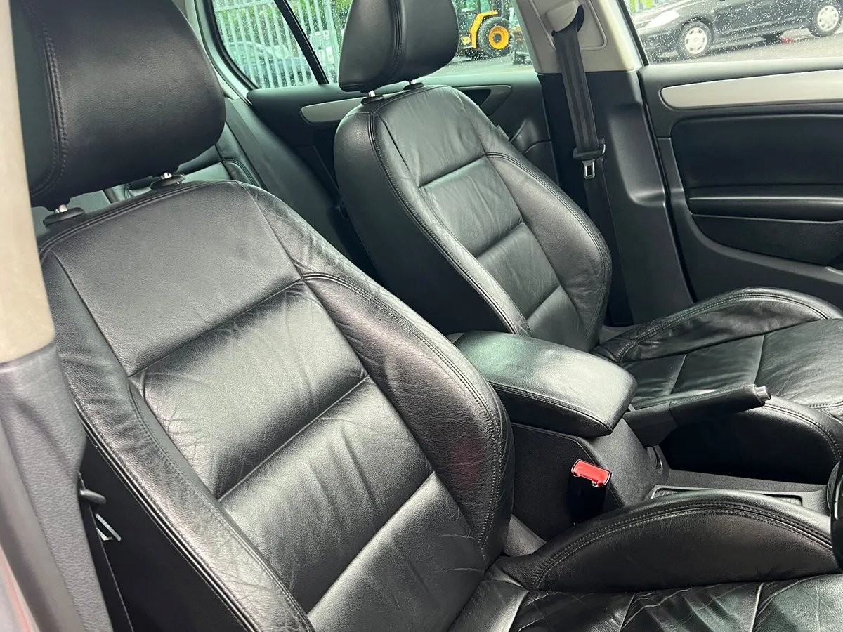 Volkswagen Golf 1.4 TSI Highline Auto - Image 2