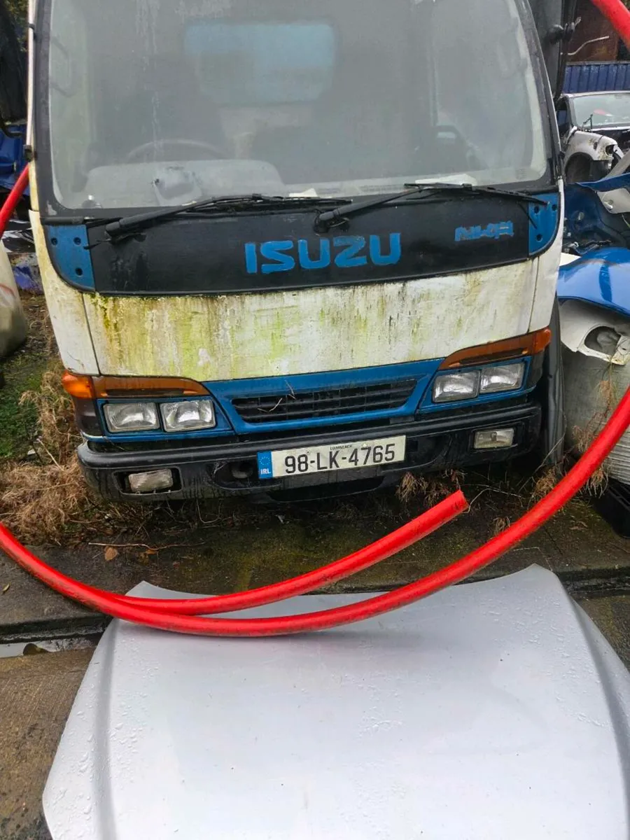 Isuzu nkr parts - Image 1
