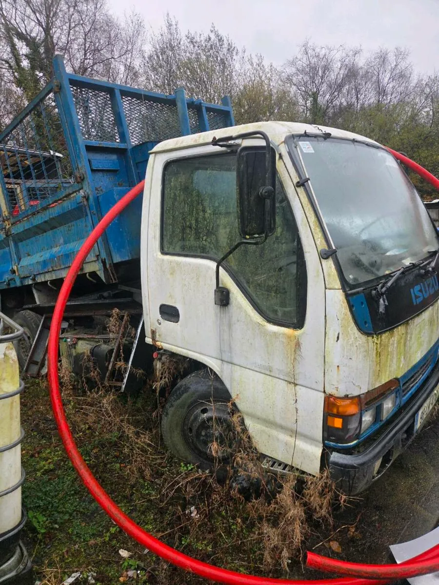 Isuzu nkr parts - Image 3