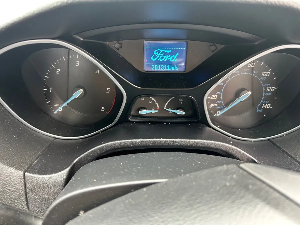 Ford Focus 2012 - Image 2
