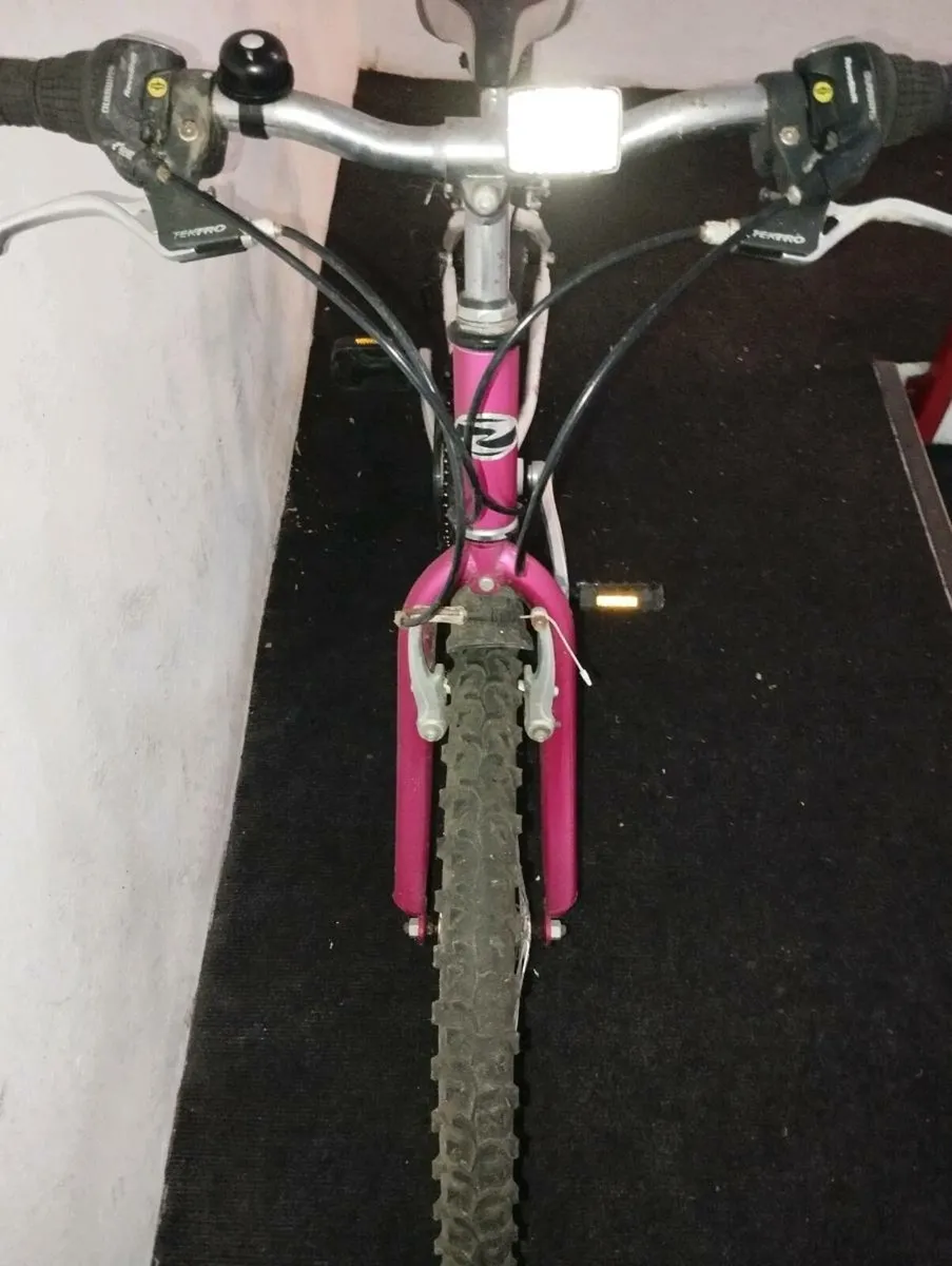 Girls 24inch bike - Image 3