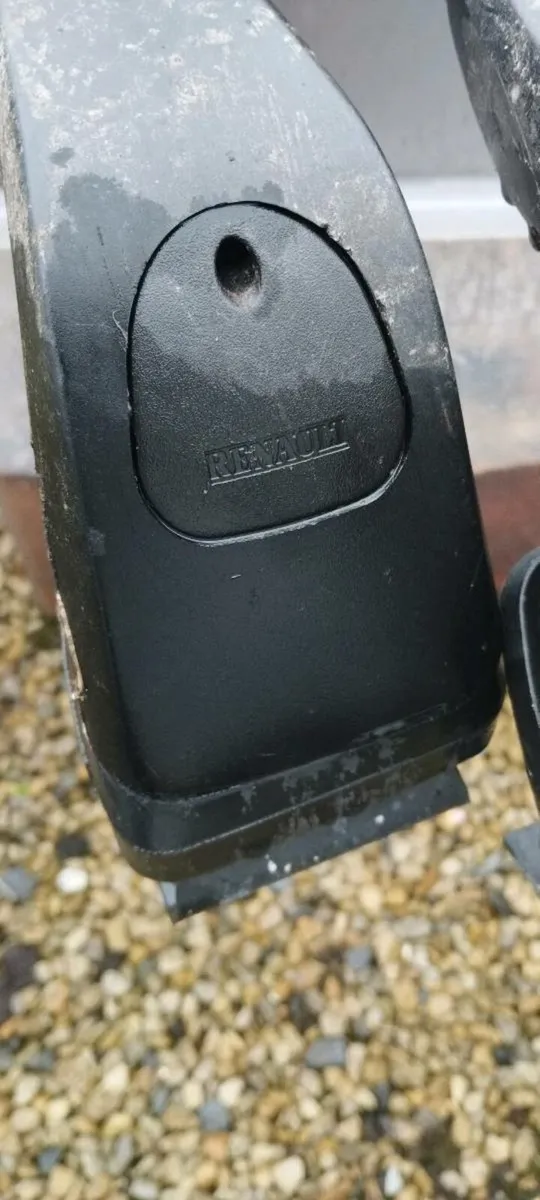 Roof bars for Renault Scenic and Ford CMax - Image 1