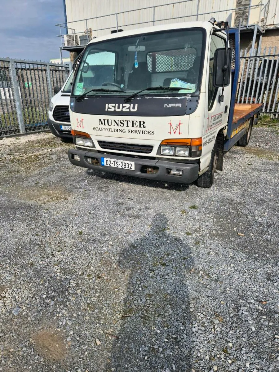 Isuzu truck