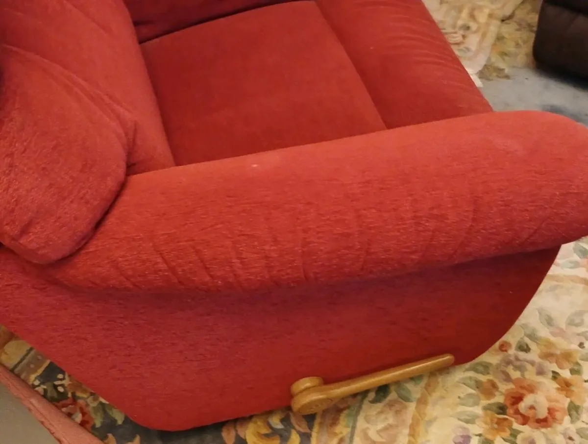 Lazy boy chair - Image 4