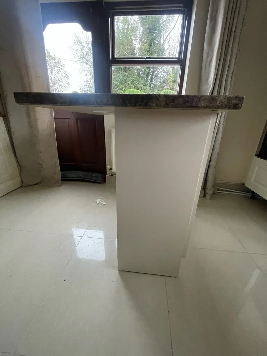 Kitchen Island - Image 2