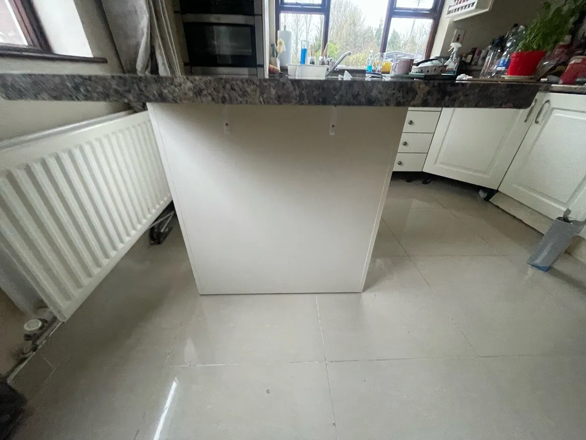 Kitchen Island - Image 3