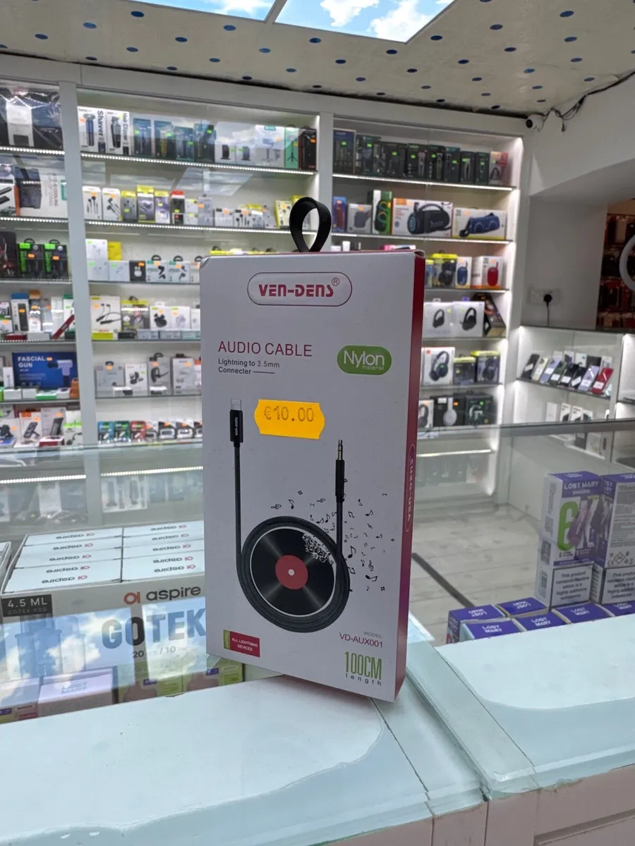 Lightning to Aux Cable