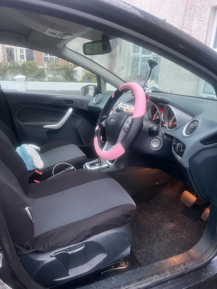 Ford fiesta 2010 Automatic 1.4 petrol - Image 4