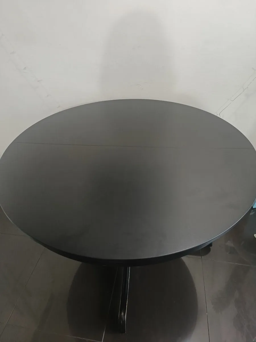 Black extendable kitchen table - Image 1