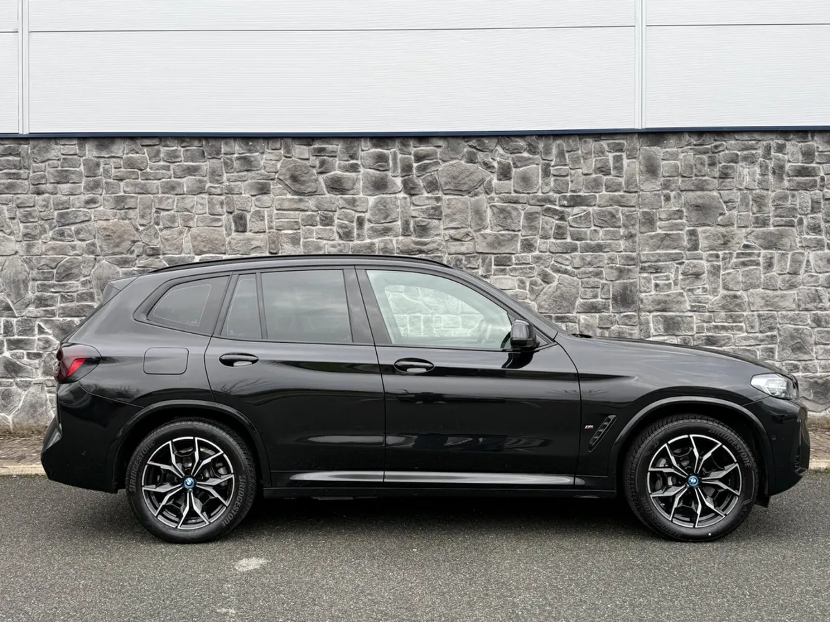 2024 BMW X3 M Sport X-Drive 30e - Image 4