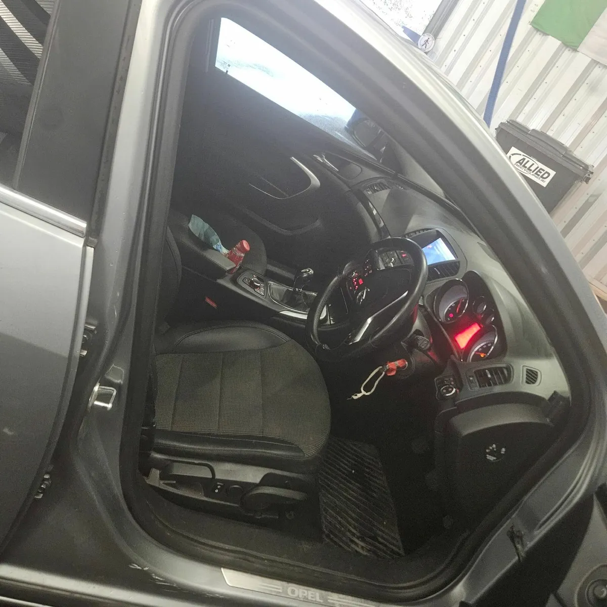 132 opel insignia Nct and tax - Image 4